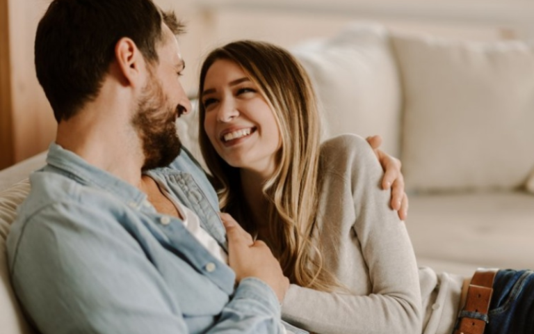 5 cách làm chồng yêu vợ hơn cực kỳ hiệu quả