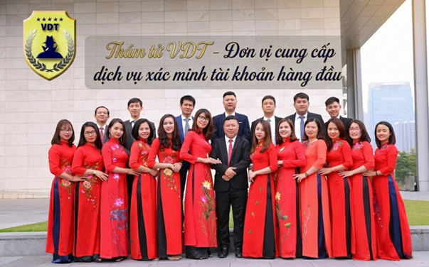 Nhân viên VDT chuyên nghiệp thực hiện dịch vụ xác minh chủ tài khoản ngân hàng uy tín chính