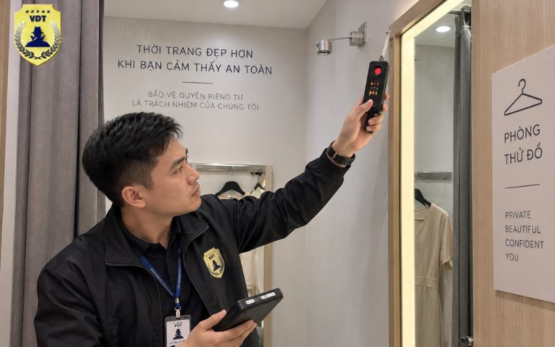 Kiểm Tra Camera Quay Lén Trong Phòng Thay Đồ: Khách Hàng Cần Làm Gì? kiểm tra camera quay lén trong phòng thay đồ
